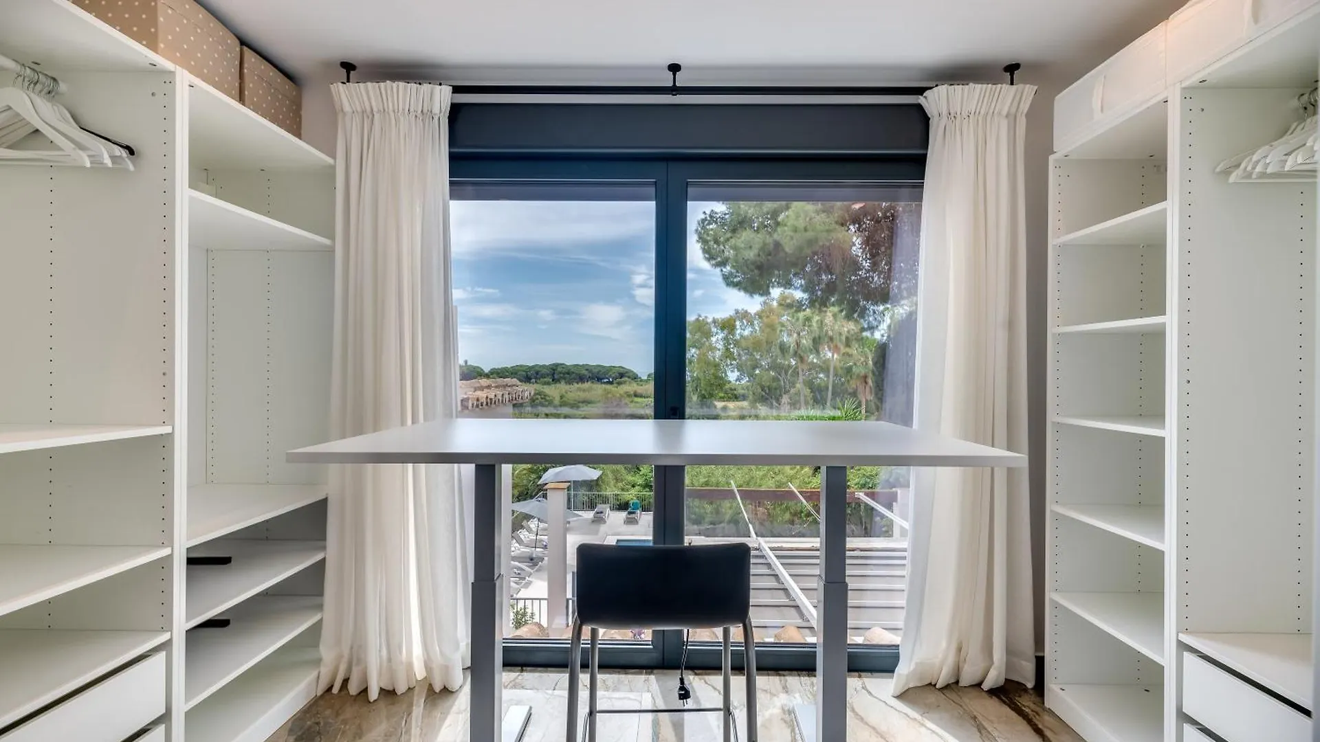 Beachside Villa In Carib Playa Marbella