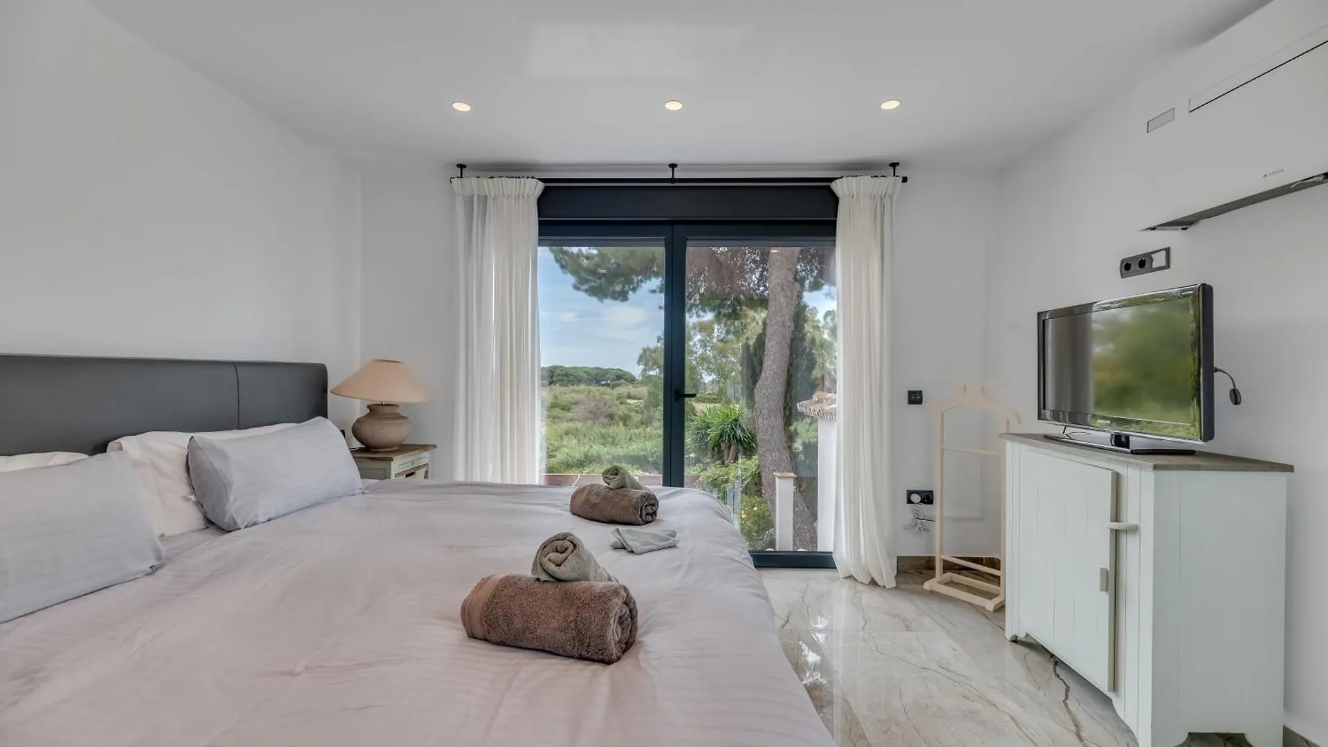 Beachside Villa In Carib Playa Marbella