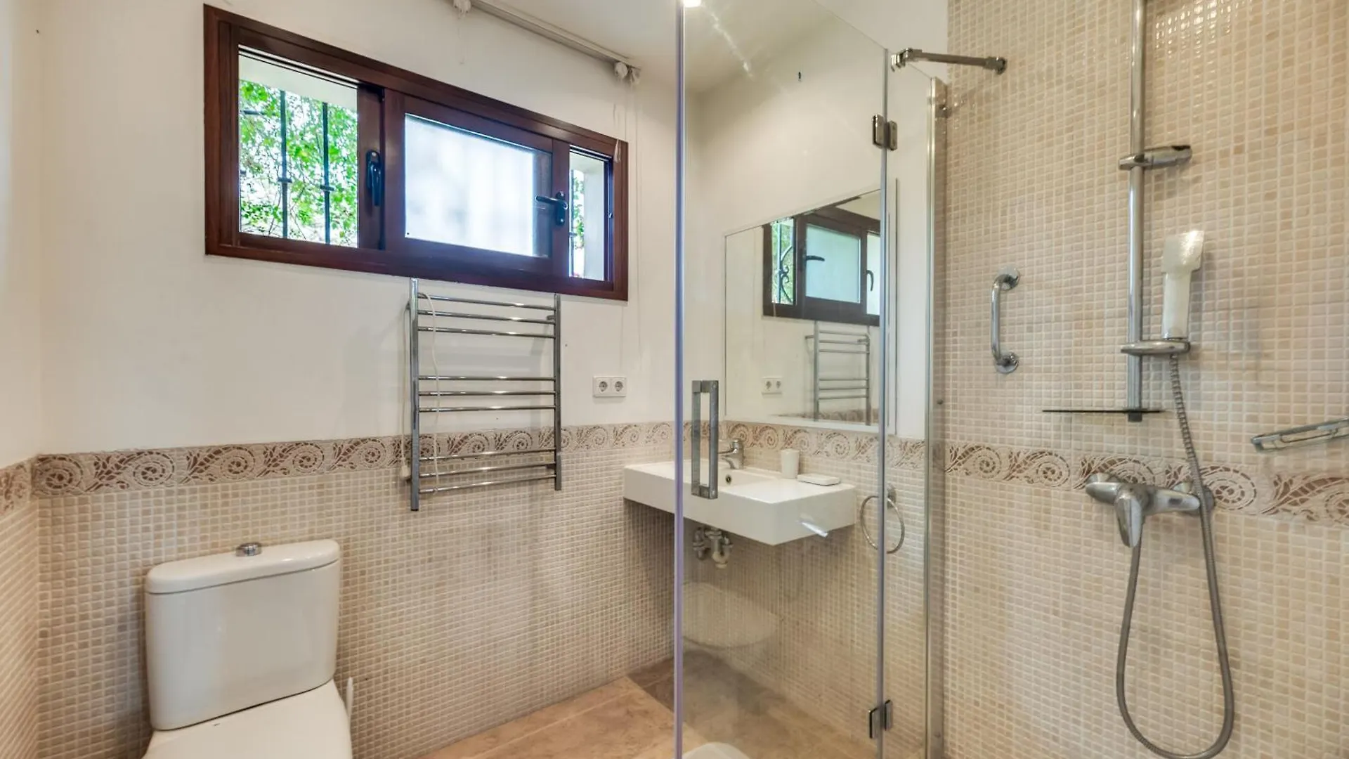 Beachside Villa In Carib Playa Marbella