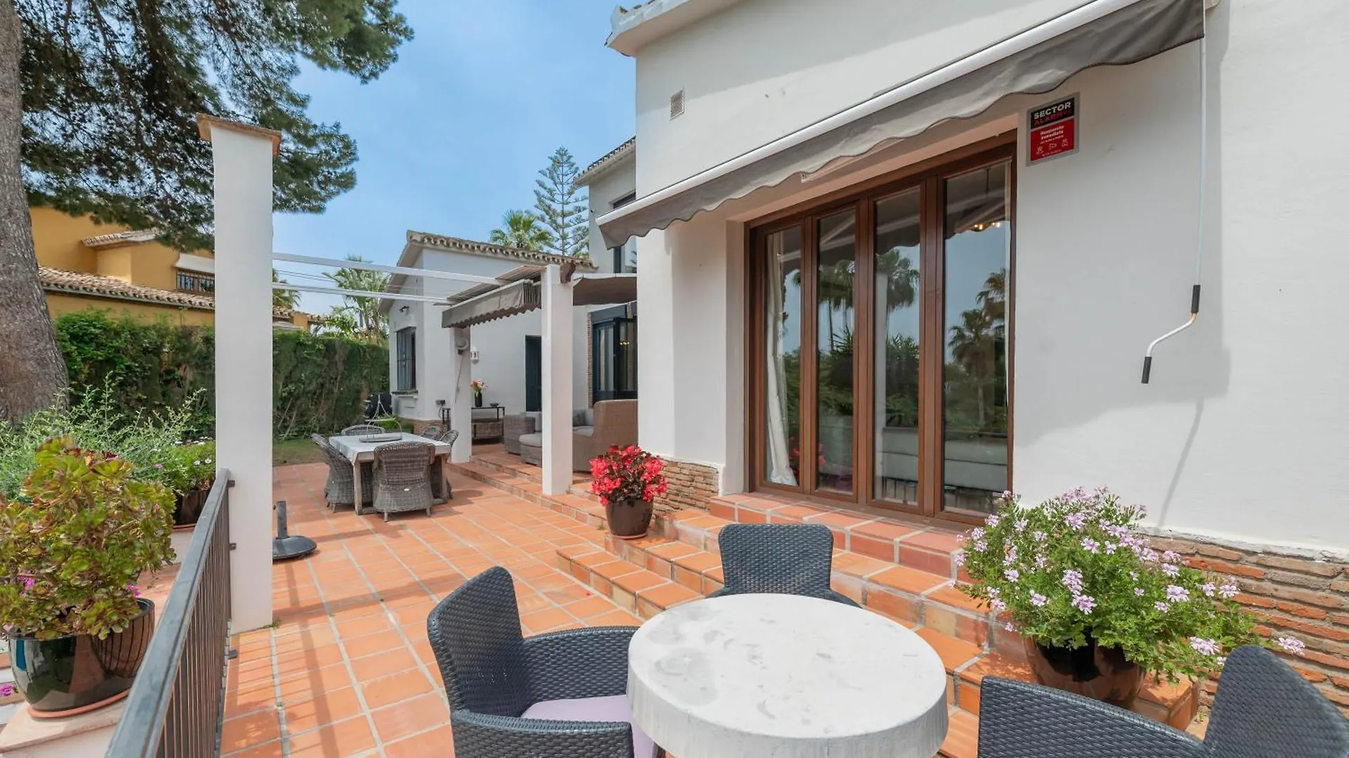 Beachside Villa In Carib Playa Marbella