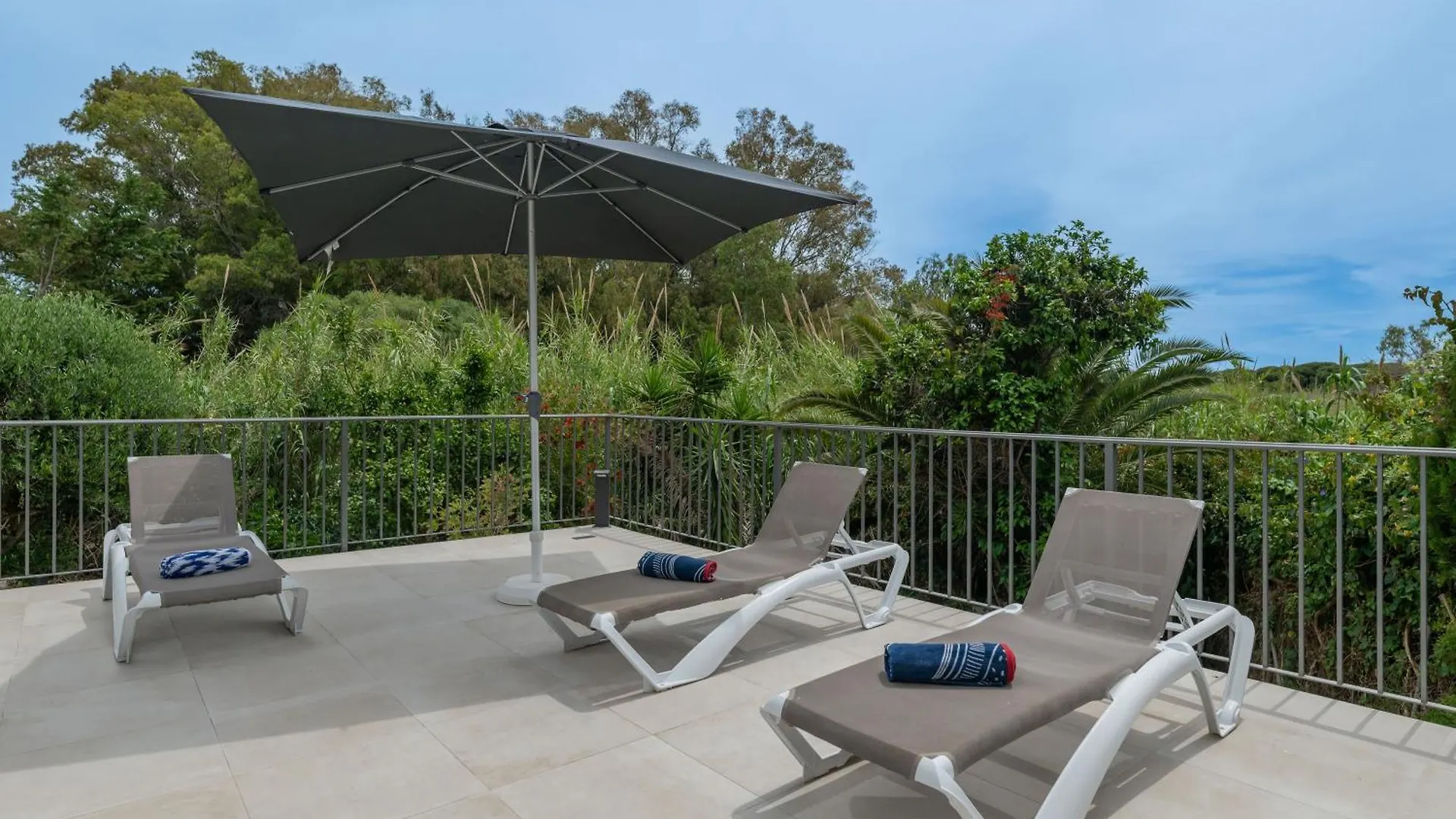 Beachside Villa In Carib Playa Marbella
