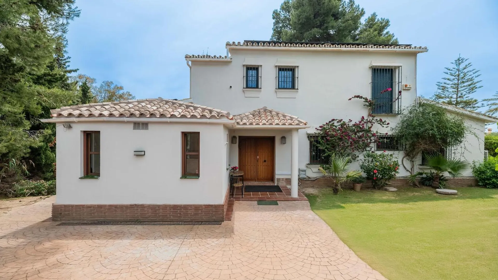 Beachside Villa In Carib Playa Marbella