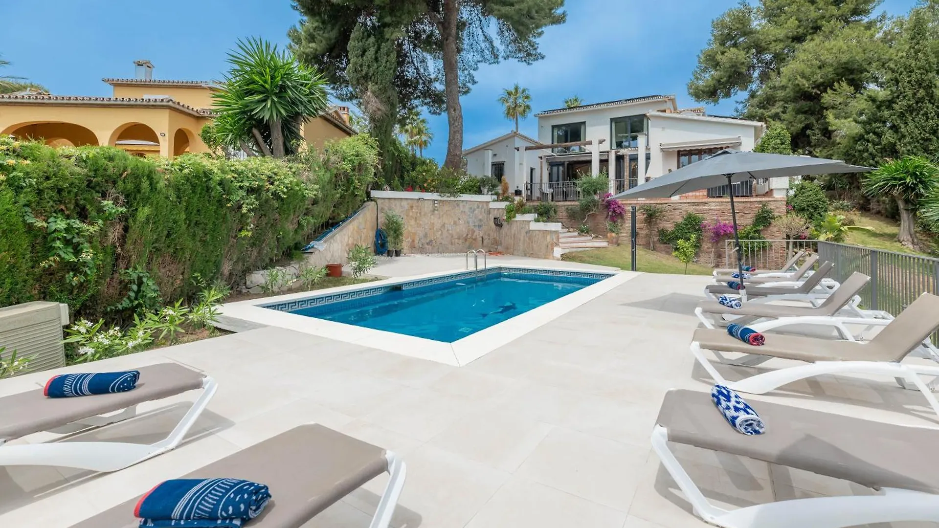 Beachside Villa In Carib Playa Marbella Spain