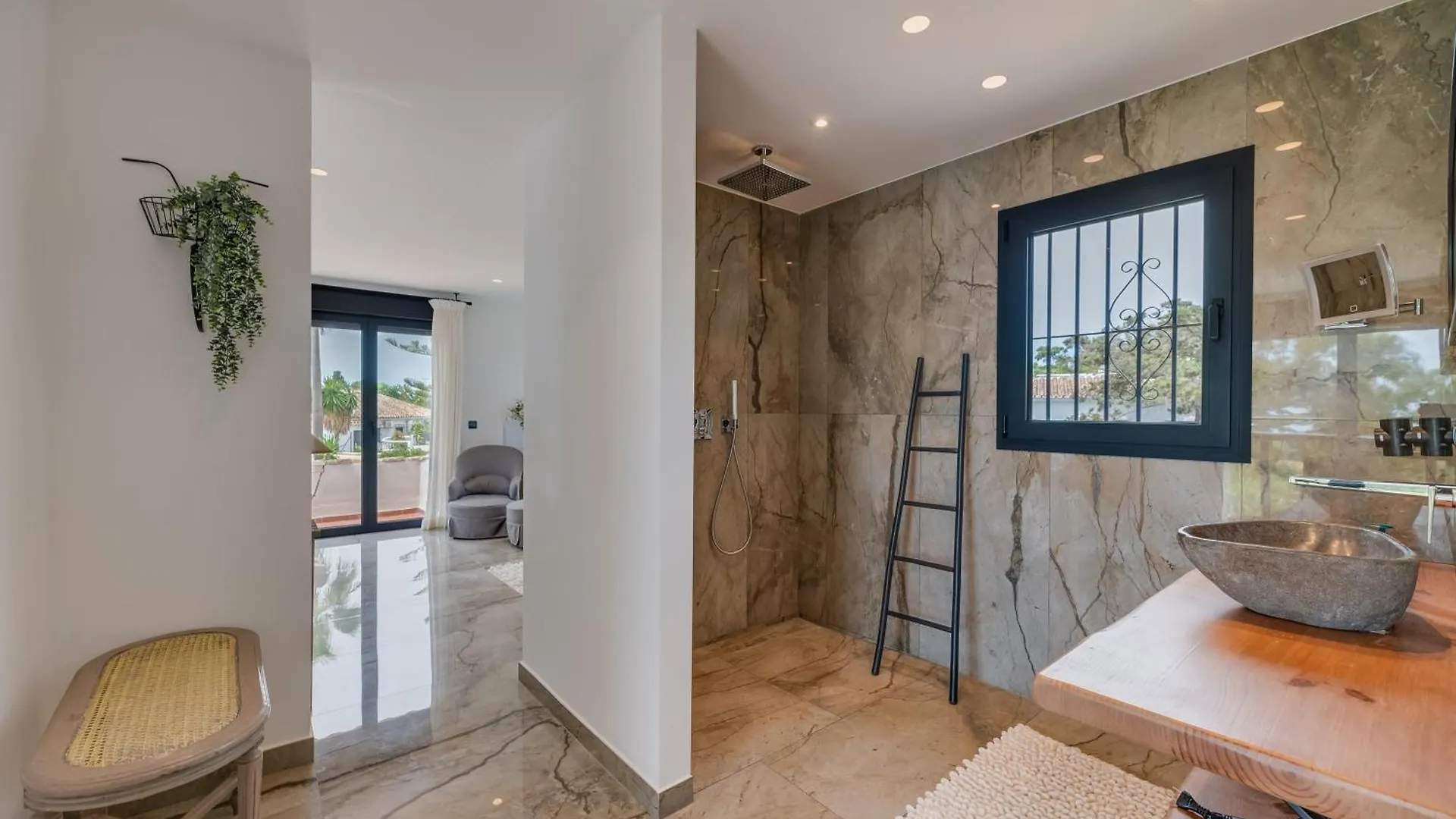 Beachside Villa In Carib Playa 마르베야 스페인